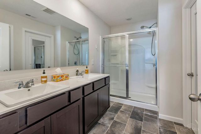 411 E Oak Avenue, Trenton, OH 45067