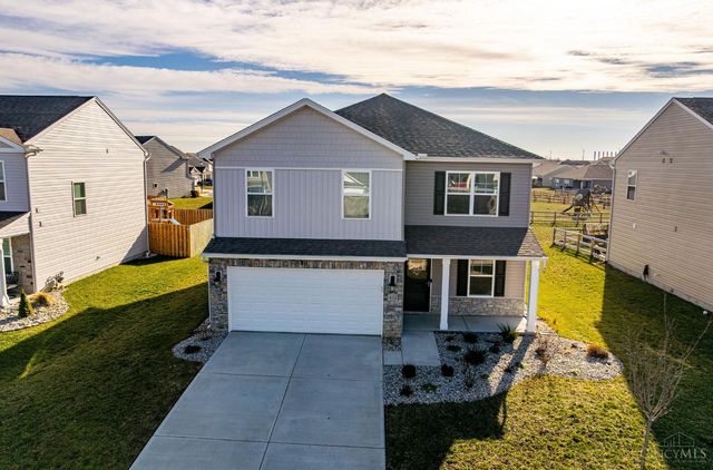 411 E Oak Avenue, Trenton, OH 45067