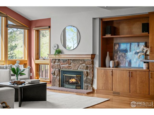 560 Northstar Ct, Boulder, CO 80304