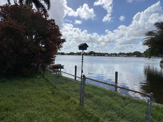 2180 NW 93RD Avenue, Pembroke Pines, FL 33024