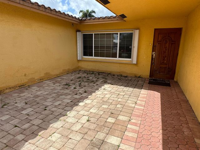 2180 NW 93RD Avenue, Pembroke Pines, FL 33024