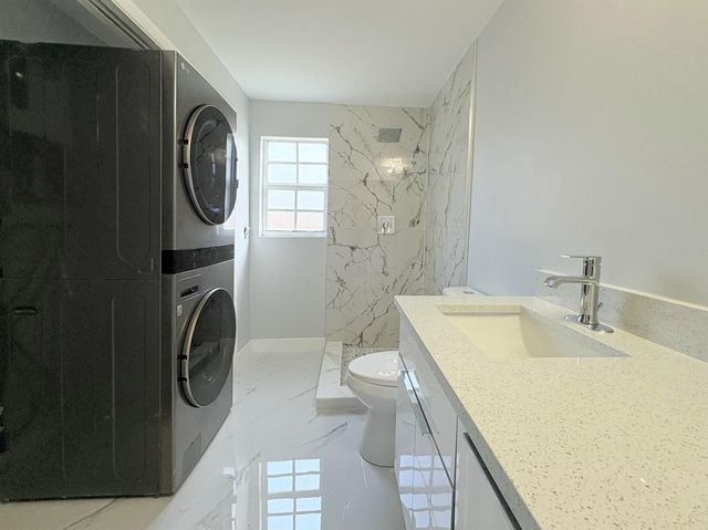 307 4th Street, Lake Park, FL 33403