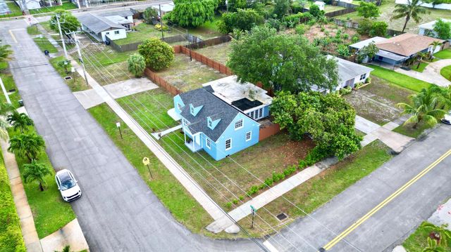 307 4th Street, Lake Park, FL 33403