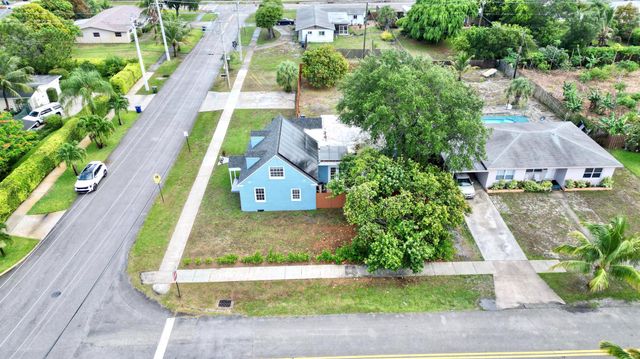307 4th Street, Lake Park, FL 33403