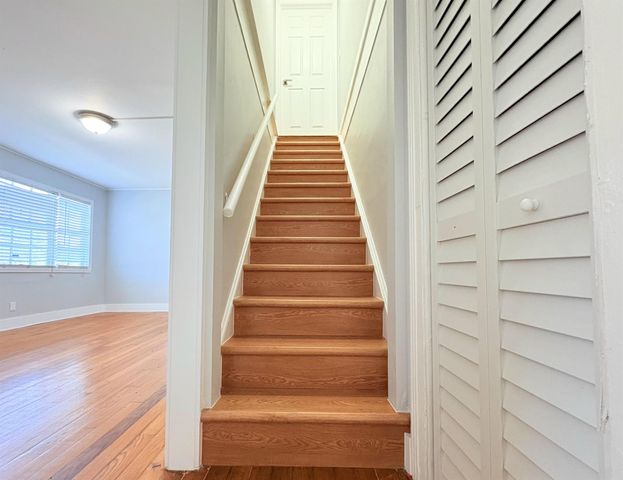 307 4th Street, Lake Park, FL 33403