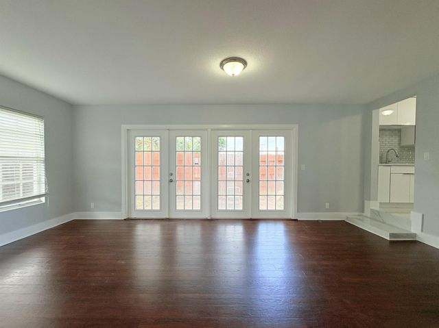 307 4th Street, Lake Park, FL 33403