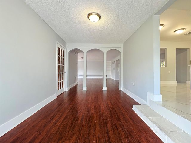 307 4th Street, Lake Park, FL 33403