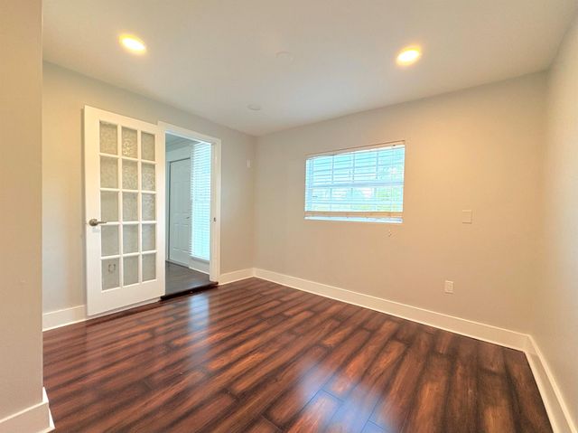 307 4th Street, Lake Park, FL 33403