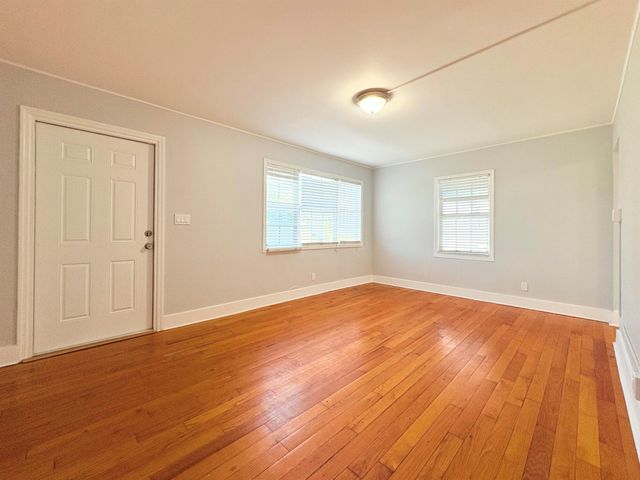 307 4th Street, Lake Park, FL 33403