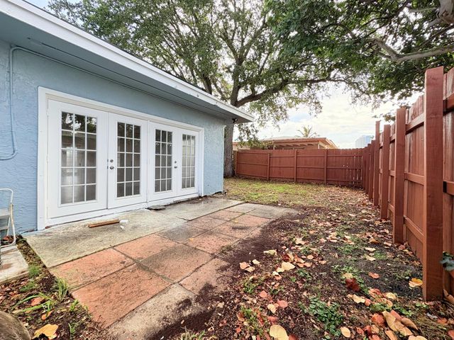 307 4th Street, Lake Park, FL 33403