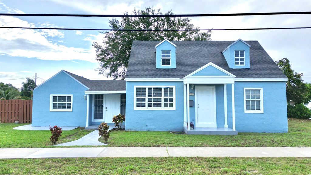 307 4th Street, Lake Park, FL 33403