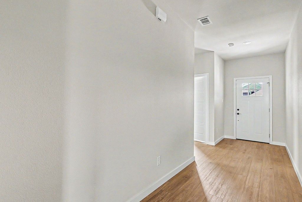 212 Marble Creek Drive, Fort Worth, TX 76131 — photo 3
