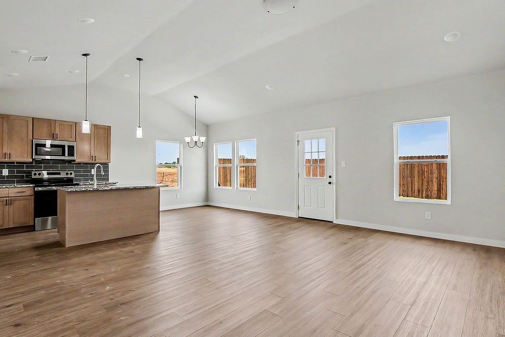 212 Marble Creek Drive, Fort Worth, TX 76131 — photo 5