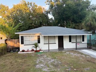 8305 N HILLSBOROUGH LANE, Tampa, FL 33604