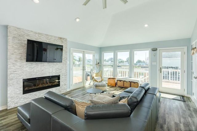 4125 Fiddler Crab Lane, Galveston, TX 77554