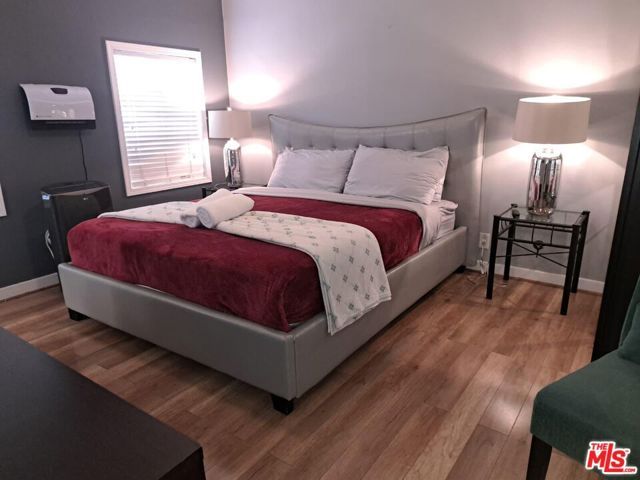 137 S Rexford Drive, Beverly Hills, CA 90212