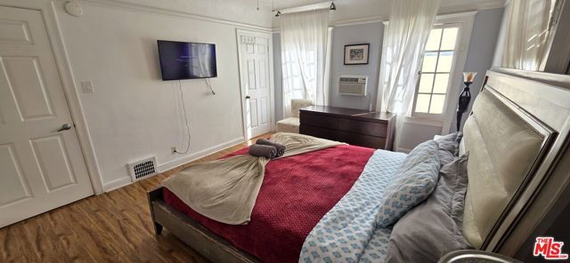 137 S Rexford Drive, Beverly Hills, CA 90212