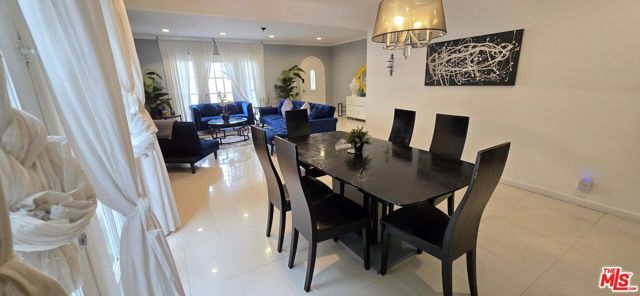 137 S Rexford Drive, Beverly Hills, CA 90212