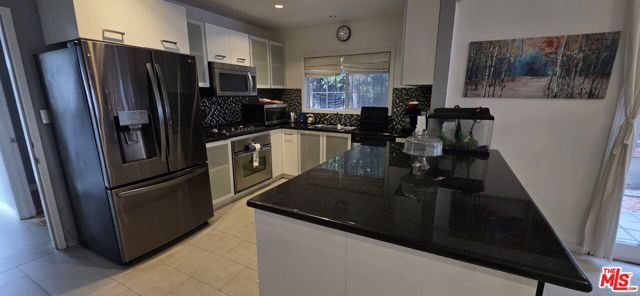 137 S Rexford Drive, Beverly Hills, CA 90212