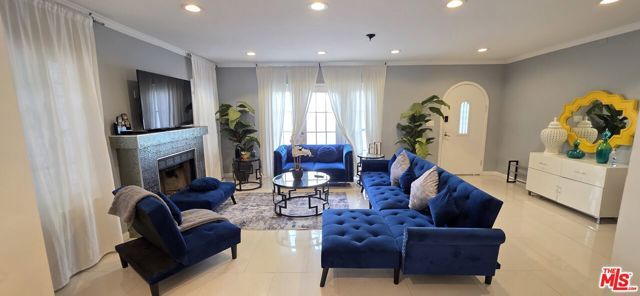 137 S Rexford Drive, Beverly Hills, CA 90212