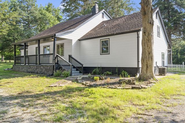 1068 Gobblers Mountain Road, Branson West, MO 65737