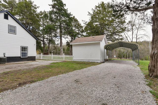 1068 Gobblers Mountain Road, Branson West, MO 65737