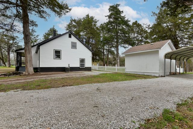 1068 Gobblers Mountain Road, Branson West, MO 65737