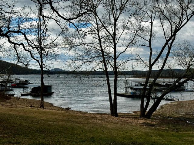 1068 Gobblers Mountain Road, Branson West, MO 65737