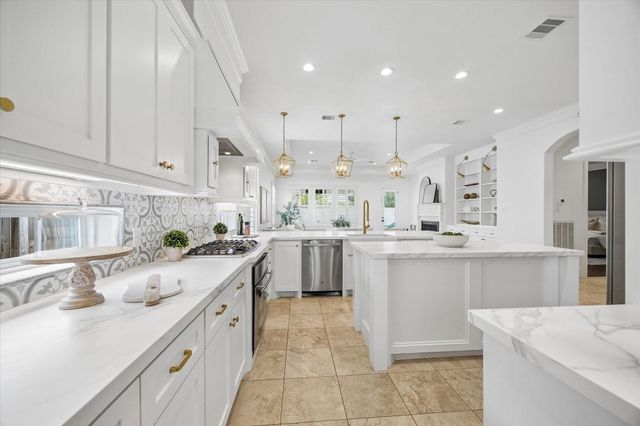1235 Thornton Road, Houston, TX 77018