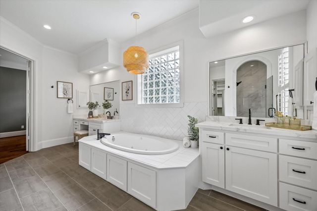 1235 Thornton Road, Houston, TX 77018