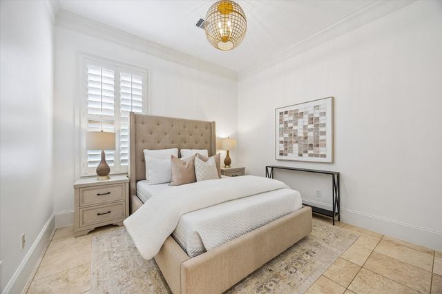 1235 Thornton Road, Houston, TX 77018