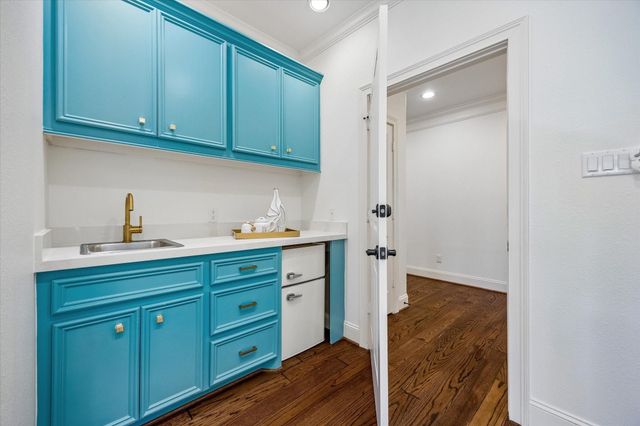 1235 Thornton Road, Houston, TX 77018
