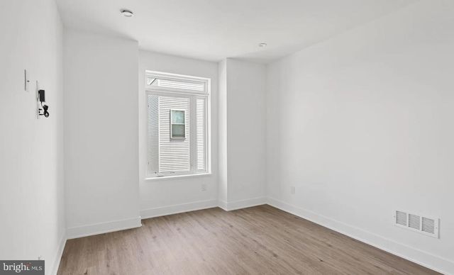 1546 N DARIEN ST, Philadelphia, PA 19122