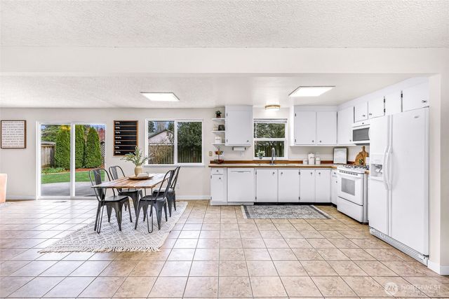 5986 Paradise Dr., Ferndale, WA 98248