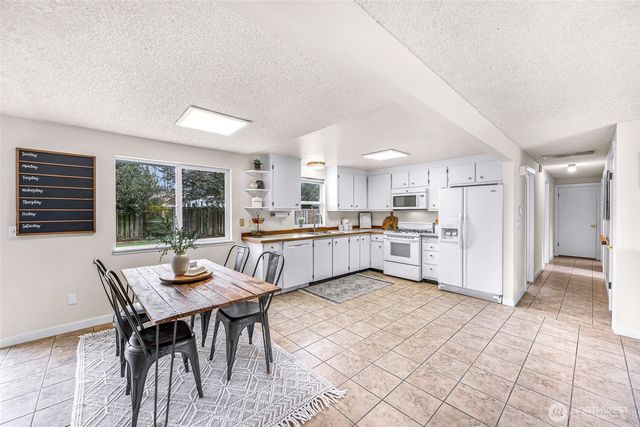 5986 Paradise Dr., Ferndale, WA 98248