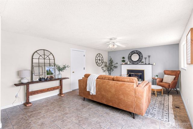 5986 Paradise Dr., Ferndale, WA 98248