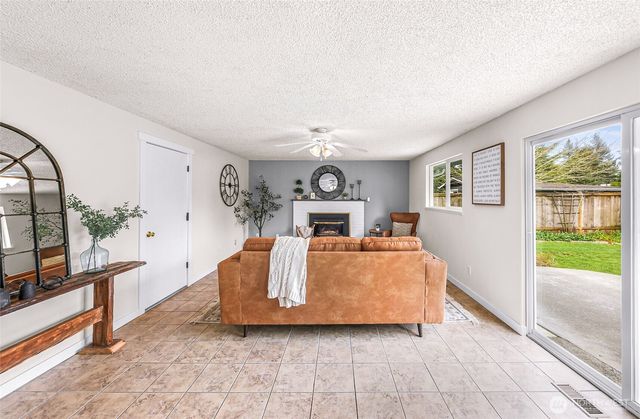 5986 Paradise Dr., Ferndale, WA 98248