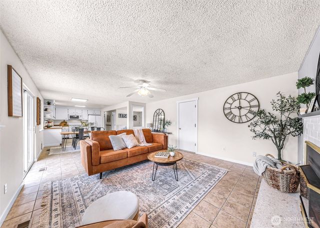 5986 Paradise Dr., Ferndale, WA 98248