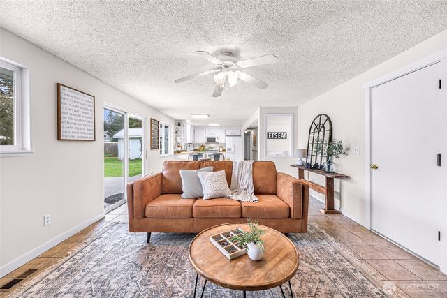 5986 Paradise Dr., Ferndale, WA 98248