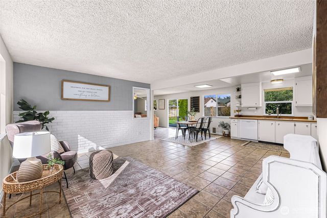 5986 Paradise Dr., Ferndale, WA 98248