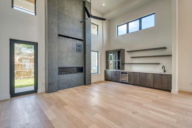 119 Via Roma CT, Horseshoe Bay, TX 78657