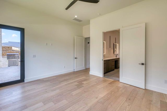 119 Via Roma CT, Horseshoe Bay, TX 78657