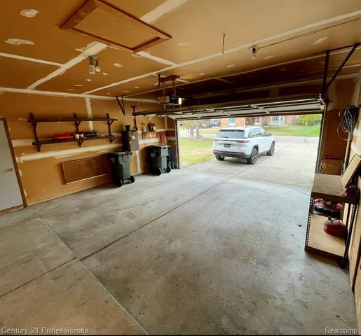 726 Baker Street, Rochester Hills, MI 48307