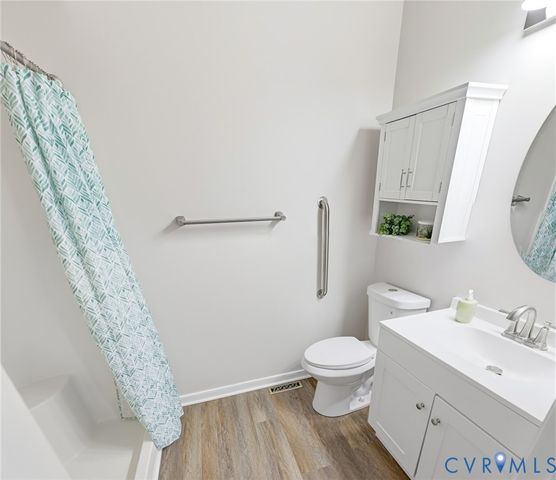 8543 Woodlake Dr, Henrico, VA 23294