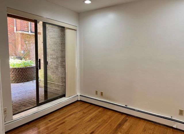 390 Riverway 2, Boston, MA 02115