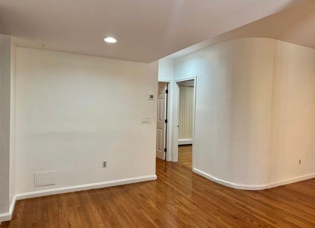 390 Riverway 2, Boston, MA 02115