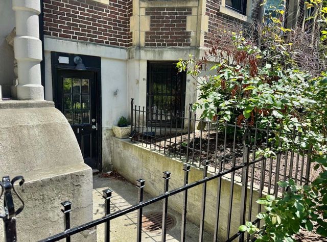 390 Riverway 2, Boston, MA 02115