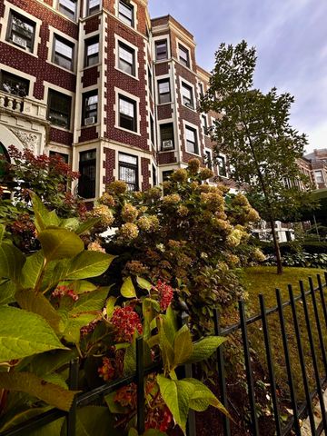 390 Riverway 2, Boston, MA 02115