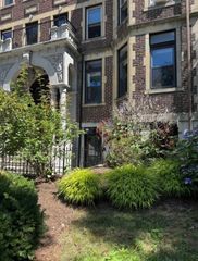 390 Riverway 2, Boston, MA 02115