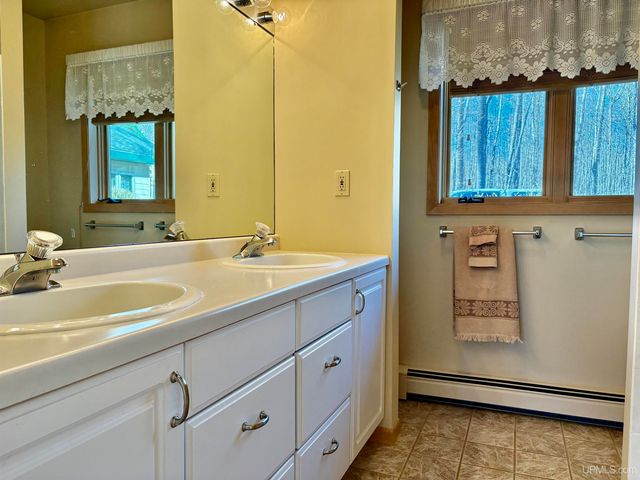 E5420 North Star Road, Ironwood, MI 49938